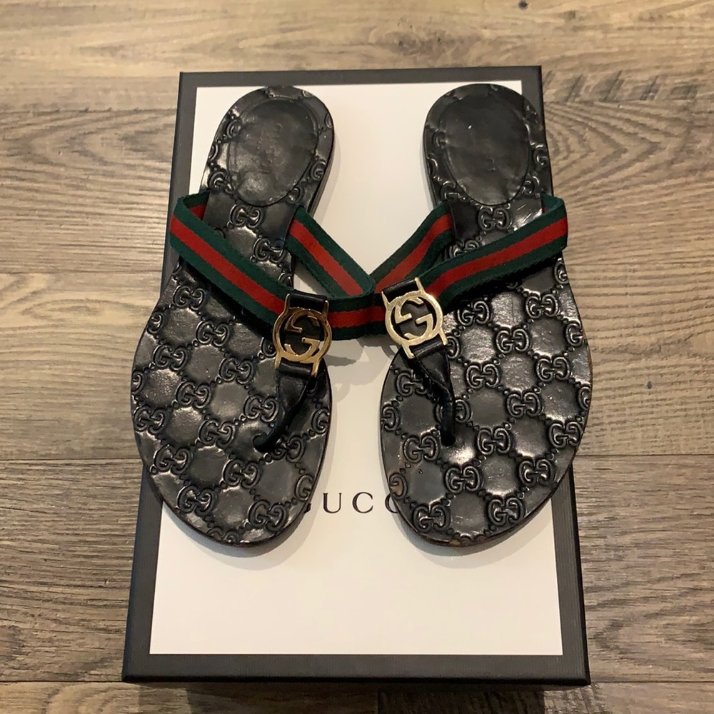 100% AUTHENTIC Gucci GG thong Web sandal